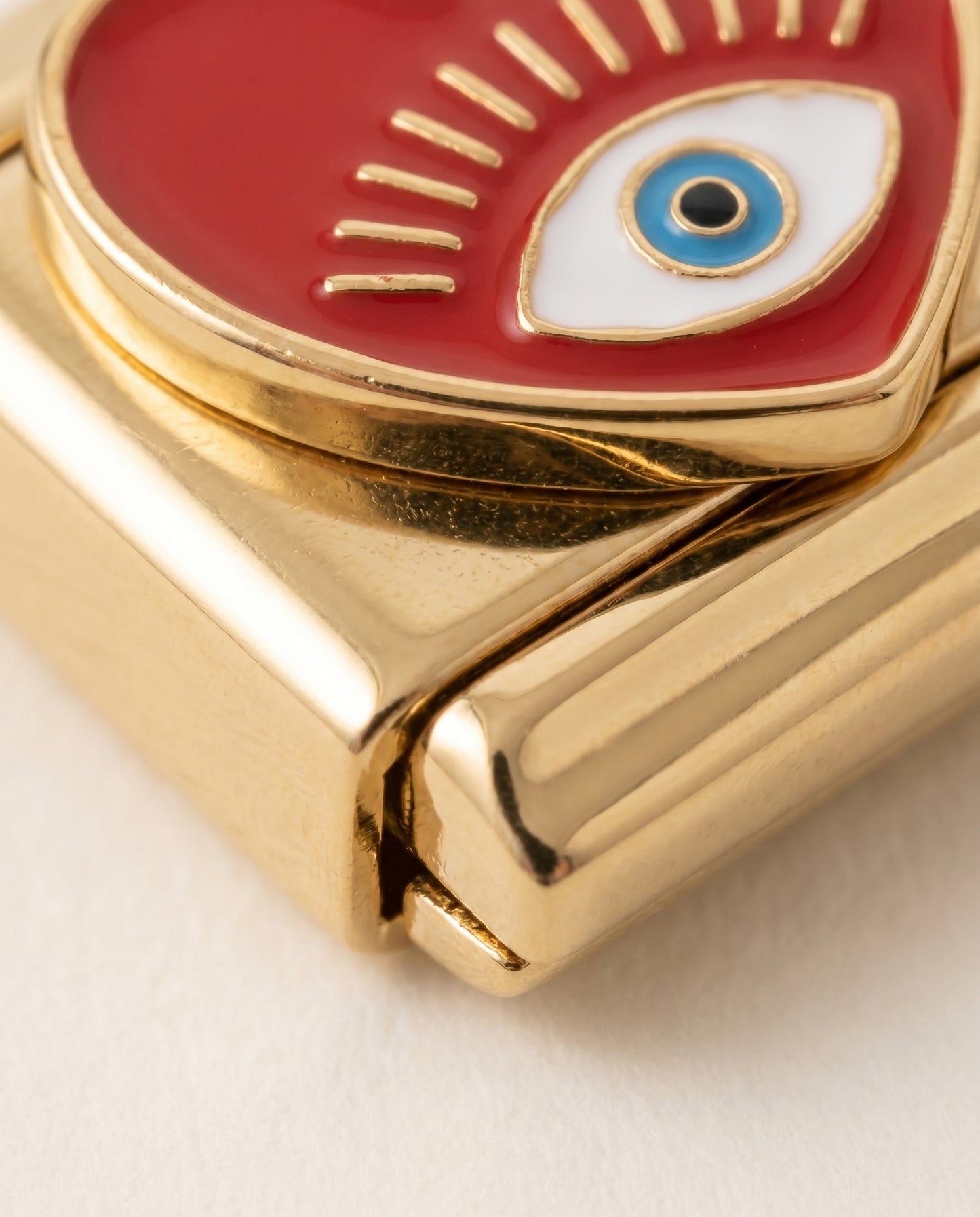 Italian Charm Herzauge Nahaufnahme Pop-Art Emaille-Detail auf Gold