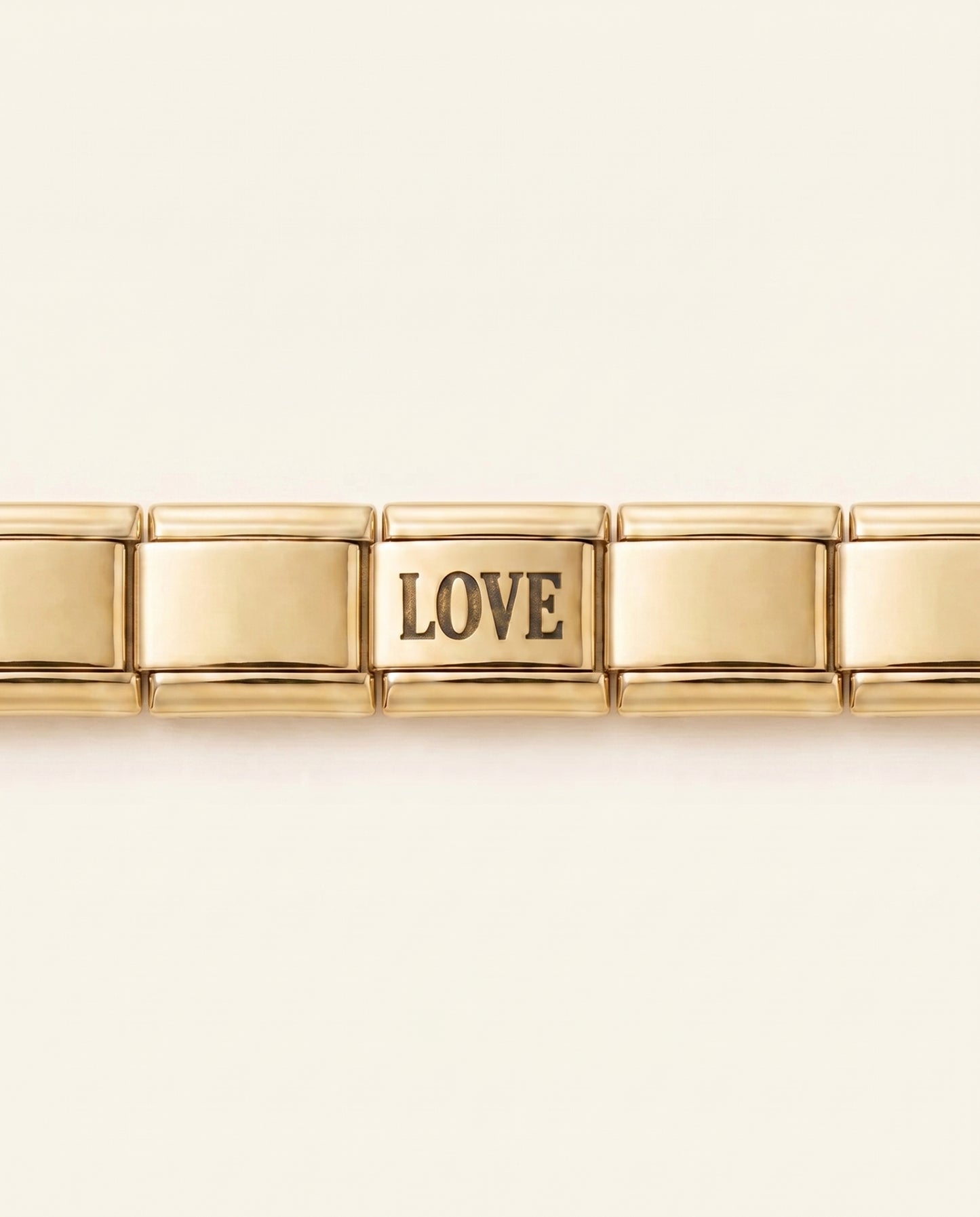 Love Statement Charm Seitenansicht Edelstahl Gold wasserfest