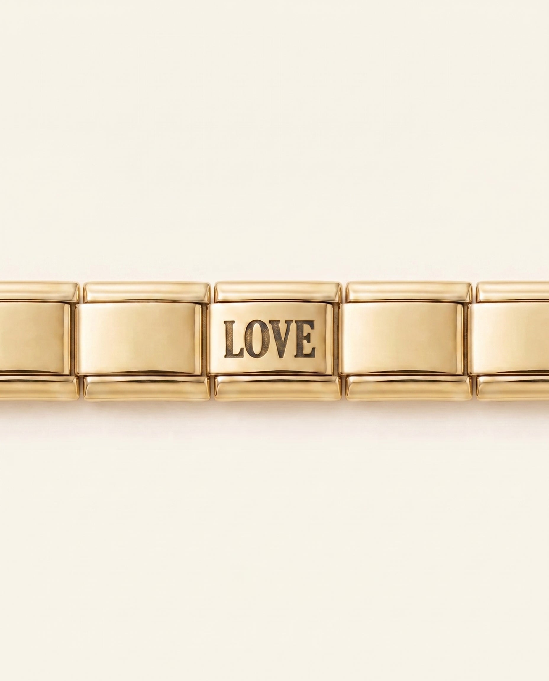 Love Statement Charm Seitenansicht Edelstahl Gold wasserfest