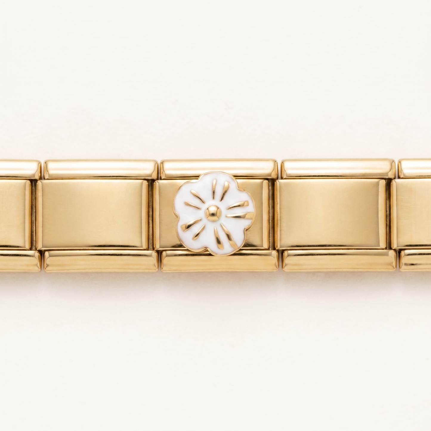 Weiße Blume Porzellan Charm Seitenansicht Gold-Finish Edelstahl