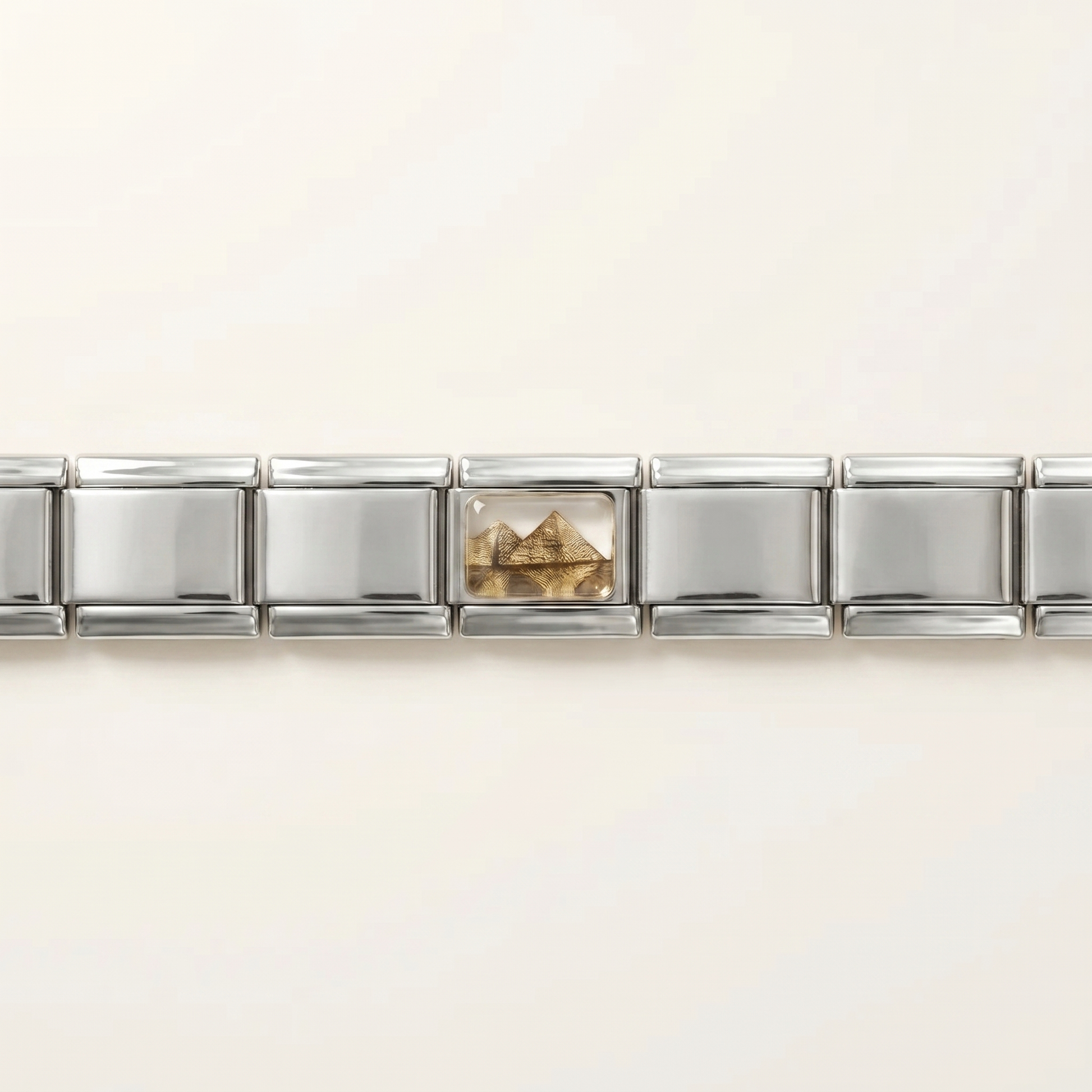 Pyramide Ägypten Charm Seitenansicht Gold-Finish Edelstahl