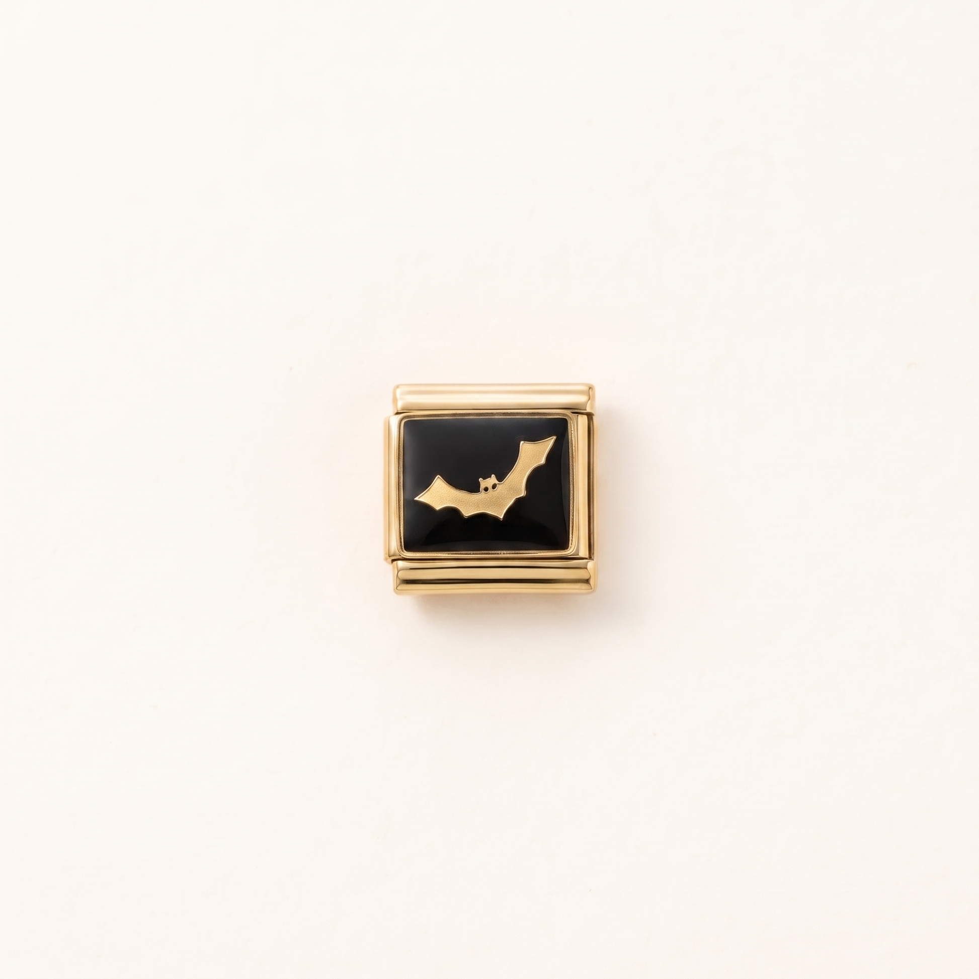 Italian Charm Schwarze Fledermaus Gothic Mystik auf goldenem Edelstahl